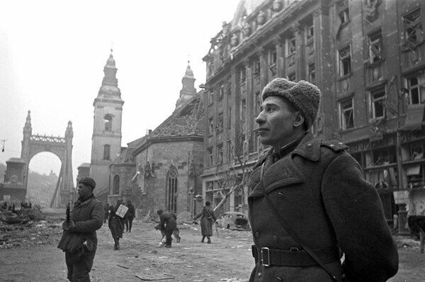 Красная Армия в освобожденном Будапеште. FORTEPAN (CC BY-SA 3.0) 