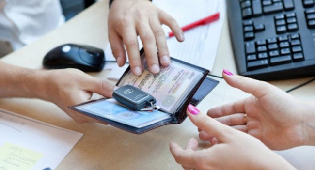 В России скоро появятся новые госпрограммы: Учителя смогут купить авто по льготе Автомобили