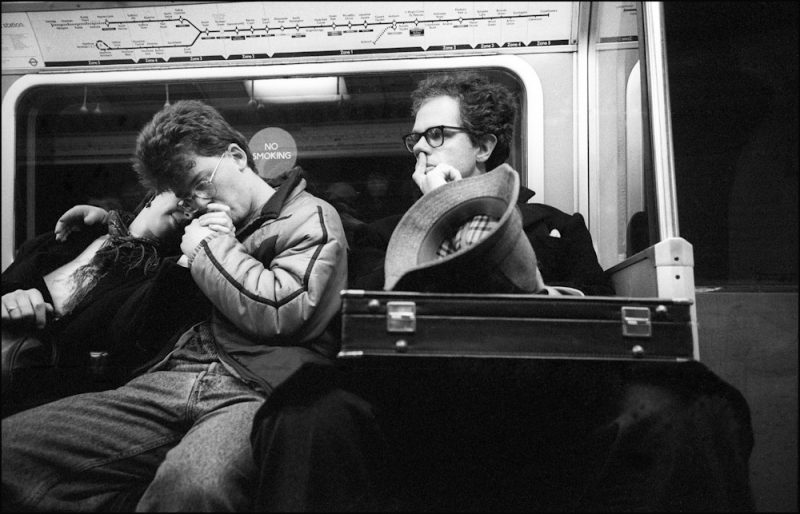 «Вниз по трубе»: фотограф годами незаметно снимал пассажиров метро 
