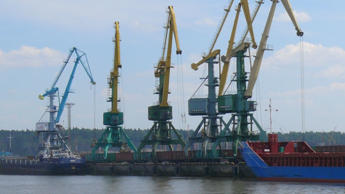 Россия развернулся большой порт в Усть-Луге