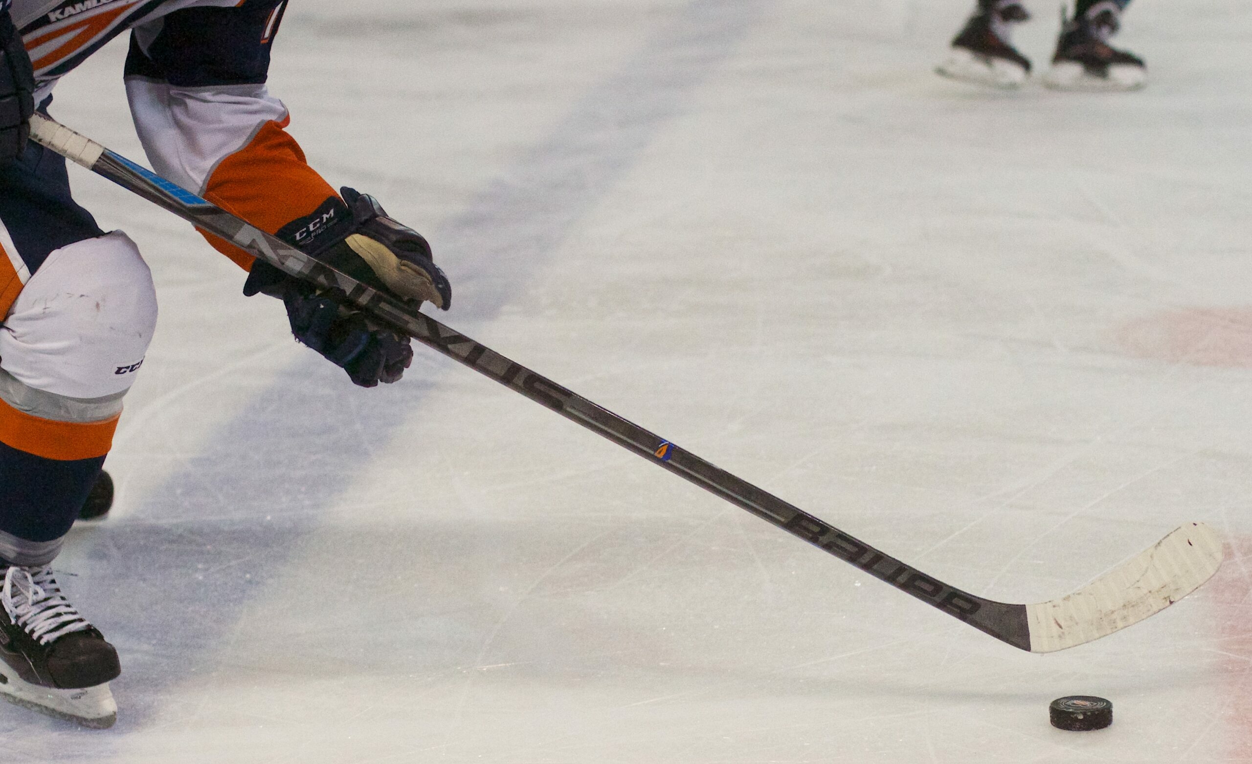 Четырехлетний петербуржец отправился в реанимацию после удара хоккейной клюшкой в живот