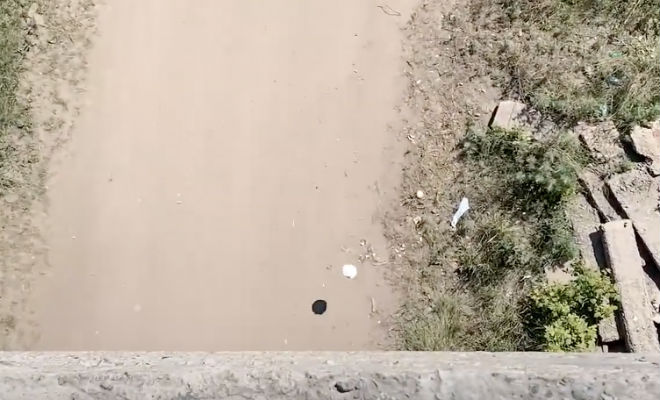 Сбрасываем яйцо с моста и оно не разбивается Сбрасываем яйцо с моста и оно не разбивается Культура