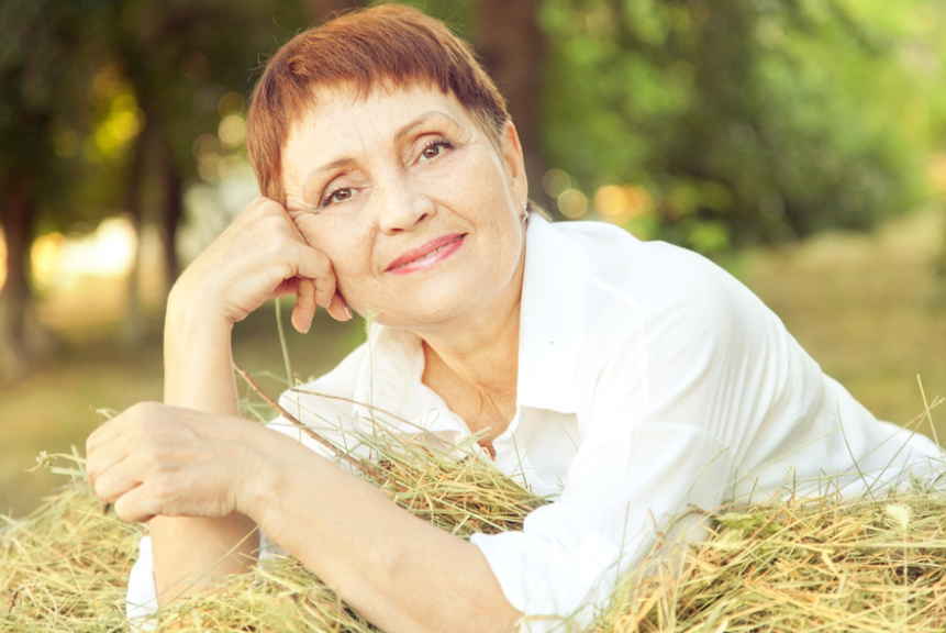 Женские болезни лечат ловко отвары трав и настойки. Если врачи не в силах помочь, руки опускать не нужно!