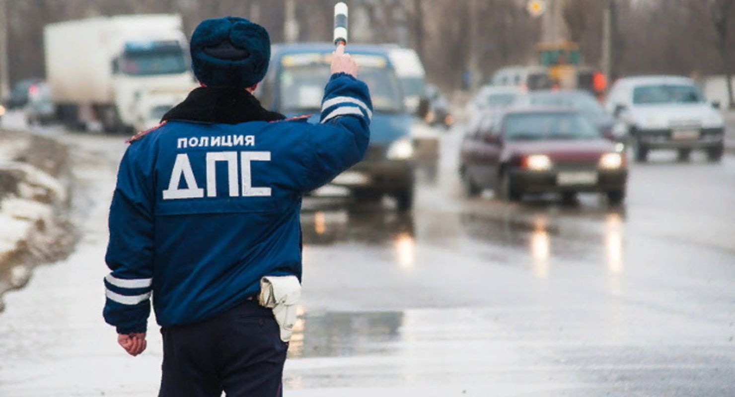 В полиции рассказали об ответственности за использование летних шин зимой