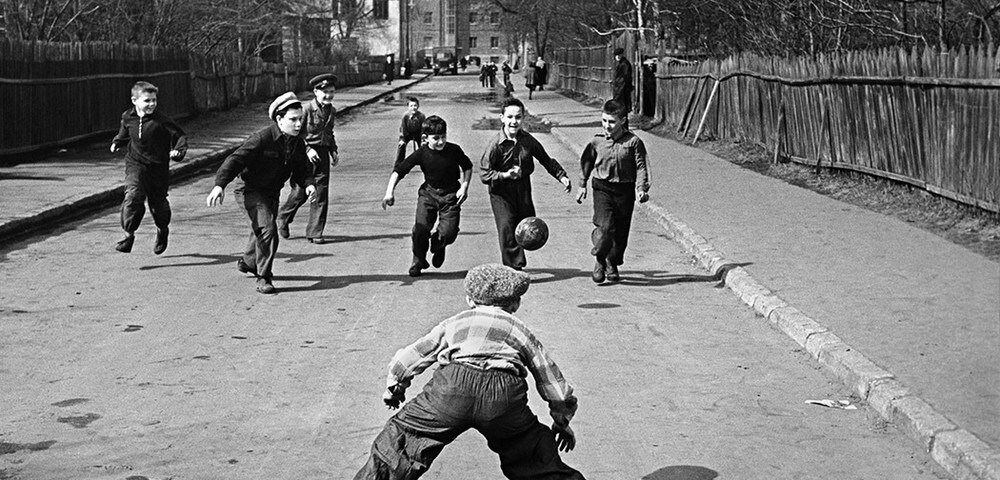 Дети советских дворов играли, дворе, ЯндексаВот, делали, основном, занятия, хоккей, находили, ходили, Наверное, просто, собак, сегодня, никто, время, дворах, такой, костре, вместе, жизнью