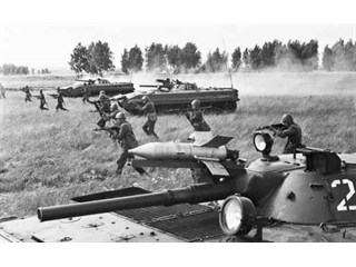 Запад не зря боится: СССР мог разгромить НАТО еще 40 лет назад