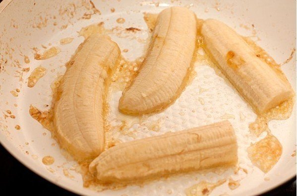 Бананы поджаренные на сливочном масле бананы,десерты
