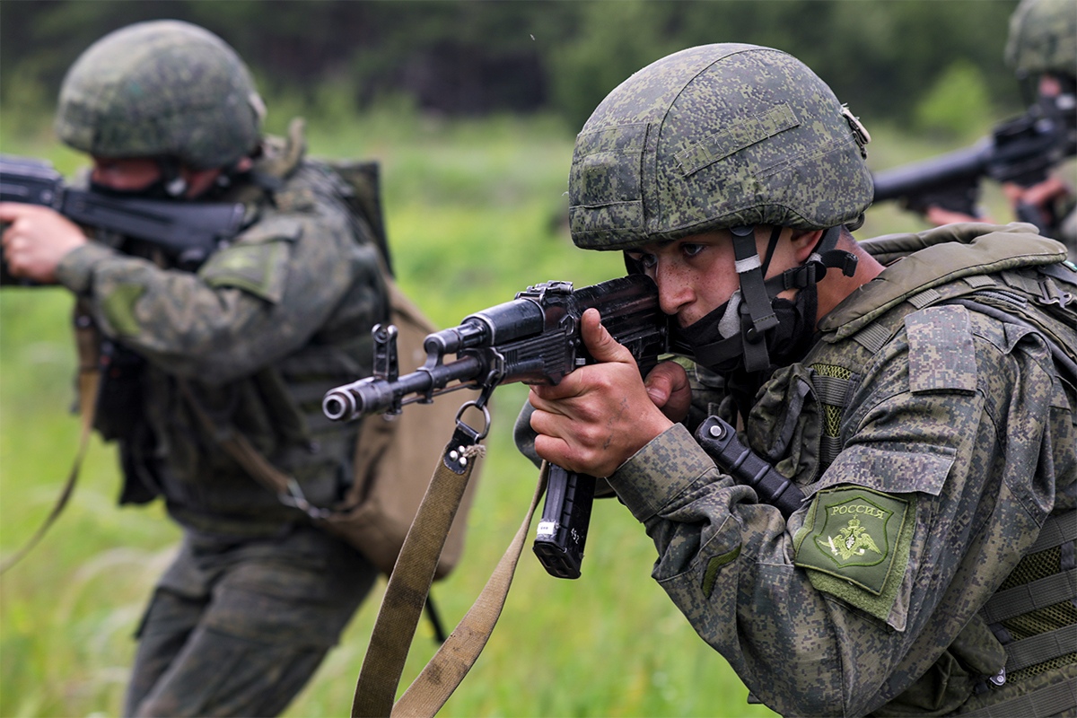 Учения. Русские военные. Российская армия. Русские войска. Русские военные на Украине.