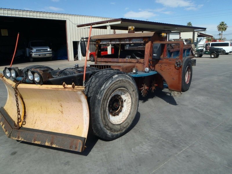 Сумасшедший рэт-род с дизельным двигателем на базе школьного автобуса Сумасшедший рэт-род с дизельным двигателем на базе школьного автобуса