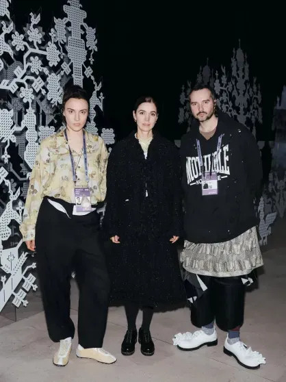 Александр Рогов, Эвелина Хромченко, Юлия Барановская и Мария Миногарова на показе Алёны Ахмадуллиной Alena, Akhmadullina, весналето, 2026Показ, показе, Миногарова, 2026Мария, 2026Миша, Рогов, посетили, Приданое, Ахмадуллина, коллекции, новой, показ, памяти, красоте, вещей, которые, невестыКоллекция