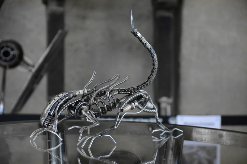 Польский мастер превращает груды металлома в потрясающие скульптуры Польша, мастер, металлолом, работа, робот, скульптура, трансформер