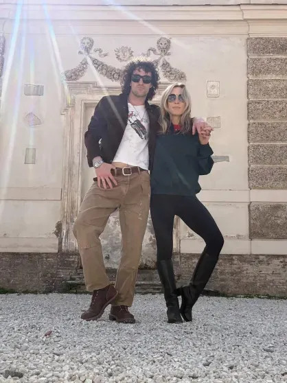 Режиссёр Сэм Тейлор-Джонсон отпраздновала 59-летие в Риме с молодым мужем emma macintyre,instagram (инстаграм),социальная сеть,Аарон Тейлор-Джонсон,Джеймс Бонд,джонн леннон,джонсон тейлор-джонсон,роми хиро,сэм тейлор-джонсон,уайлда рэй