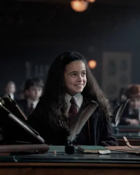 Появились новые официальные фото из предстоящего сериала 