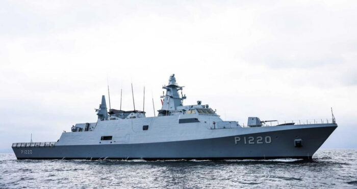 Морской патрульный корабль TCG AKHİSAR