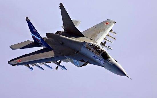 Западная пресса исходит желчью по поводу якобы неудач с МиГ-35 и «разорванной экономике» России, которая неспособна наделать достаточное количество самолетов.-3