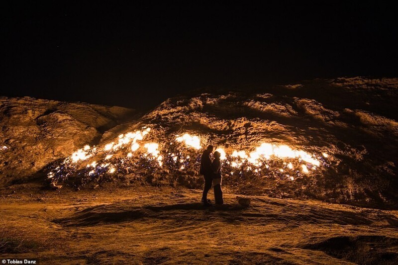 Неугасимый огонь: пылающая гора Таш-Кух достопримечательности,Иран,Таш-Кух