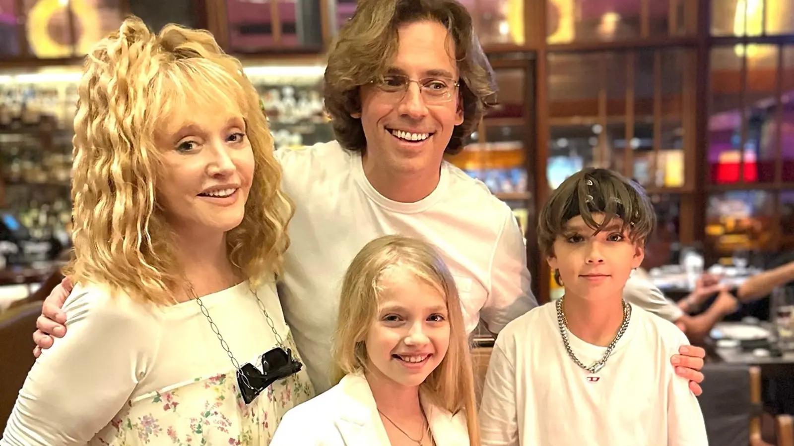 «Силиконовые телки с опилками в голове» и «дубайские эскортницы»: Владимир Соловьев, Артемий Лебедев и другие известные мужчины, которые оскорбляли женщин женщин, время, заявил, Гордон, Жириновский, Persona, Милонов, Собчак, оскорбил, ничего, Киркорова, Соловьев, эфире, назвал, Лебедев, ведущий, депутат, позволил, которые, программы