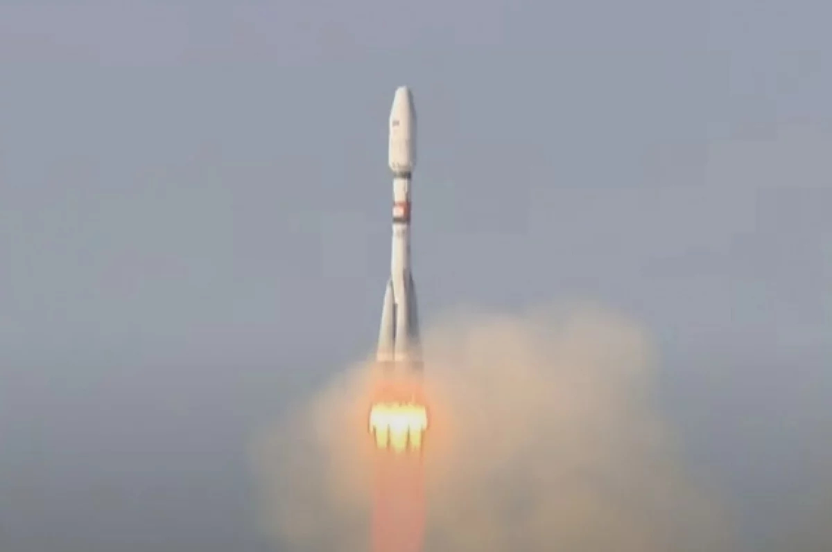 Минобороны сообщило о пуске ракеты «Союз-2.1б» с военными спутниками
