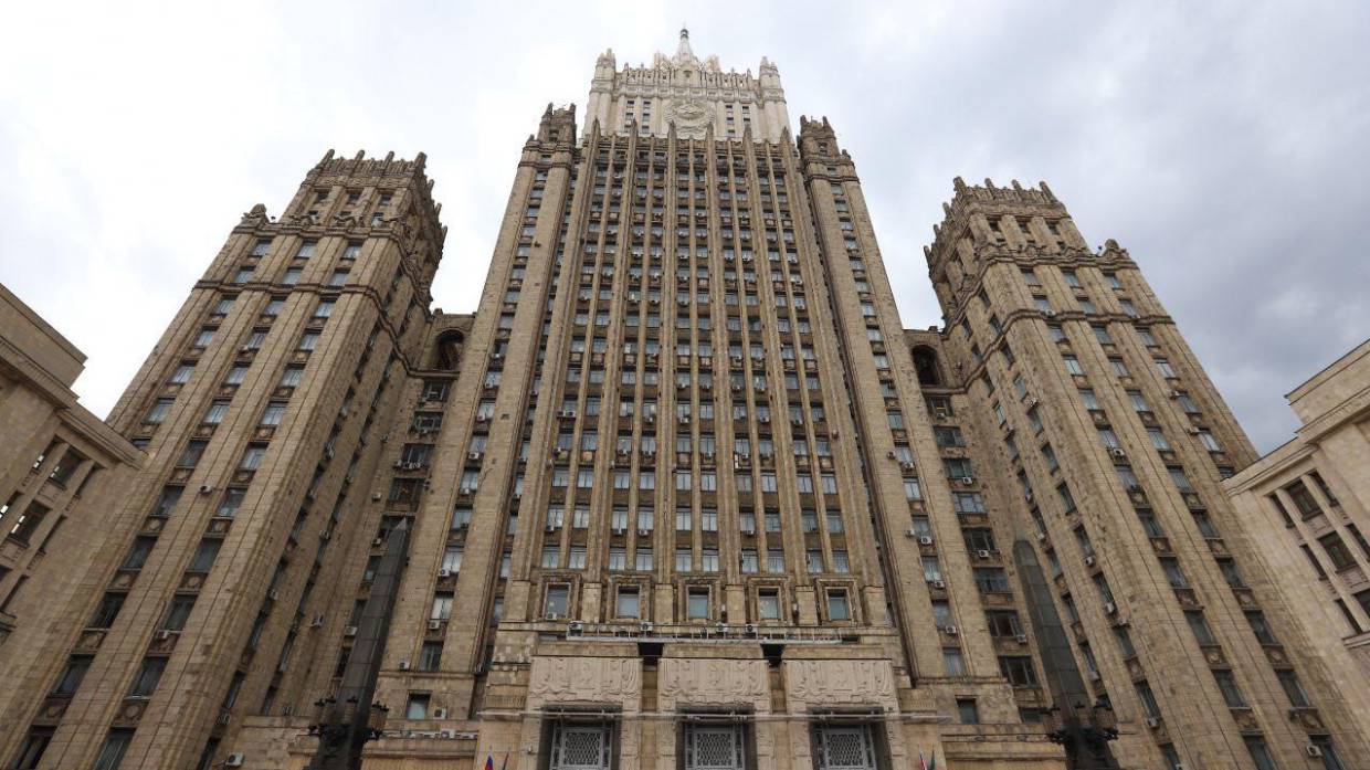 МИД РФ: поставки Западом оружия на Украину не поспособствуют урегулированию конфликта в Донбассе