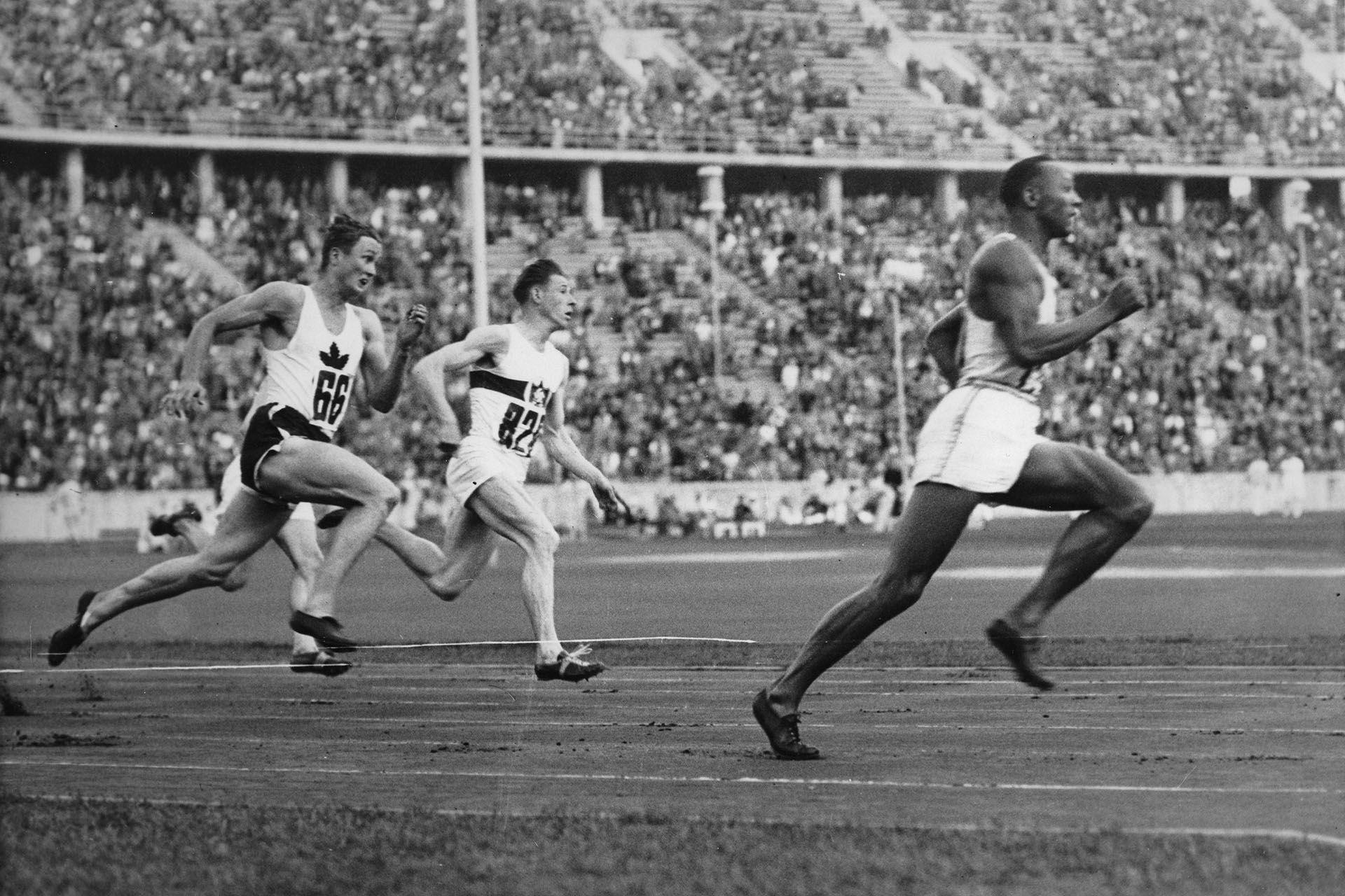  Джесси Оуэнс в беге на 200 метров установил олимпийский рекорд, 4 августа 1936 года, Берлин
