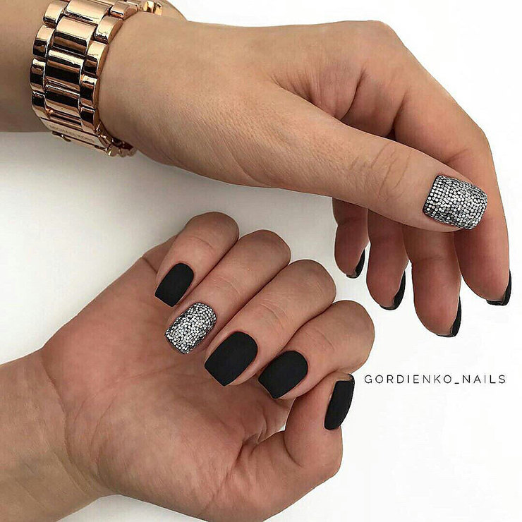 BlackNails