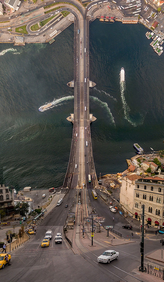 Турецкий фотограф «сгибает» города фотографии