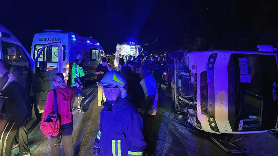 25 человек пострадали в ДТП со школьным автобусом в Турции