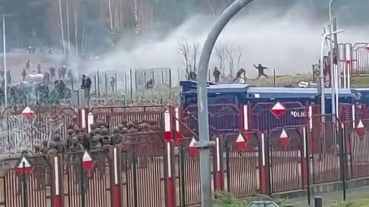 Спасибо Польше и ЕС. Лукашенко с Россией, год польской политики равен реальной интеграции. Много векторности, много печали Спасибо Польше и ЕС. Лукашенко с Россией, год польской политики равен реальной интеграции. Много векторности, много печали Блогеры,общество,Политика