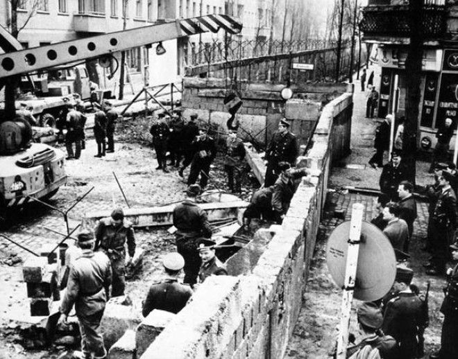 Строительство Берлинской стены 1961 г