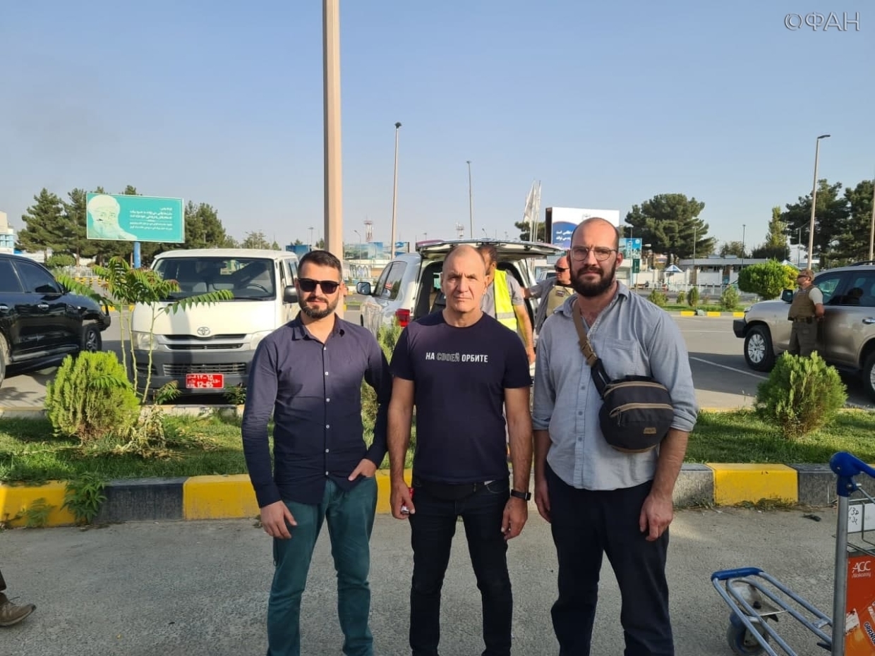 В Санкт-Петербурге приземлился борт с эвакуированными из Афганистана журналистами