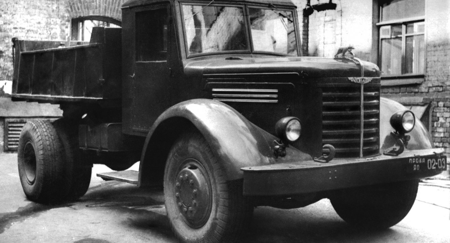 ЯАЗ-200 — первый советский дизельный грузовик из Америки Автомобили