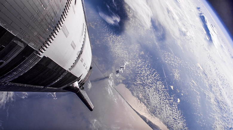  появились зрелищные космические кадры и видео из двигательного отсека Starship