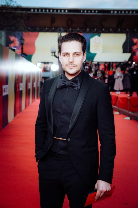 Светлана Иванова, Милош Бикович, Александр Петров и другие на церемонии закрытия ММКФ-2021 Светлана Иванова, Милош Бикович, Александр Петров и другие на церемонии закрытия ММКФ-2021 Звезды,Красная дорожка