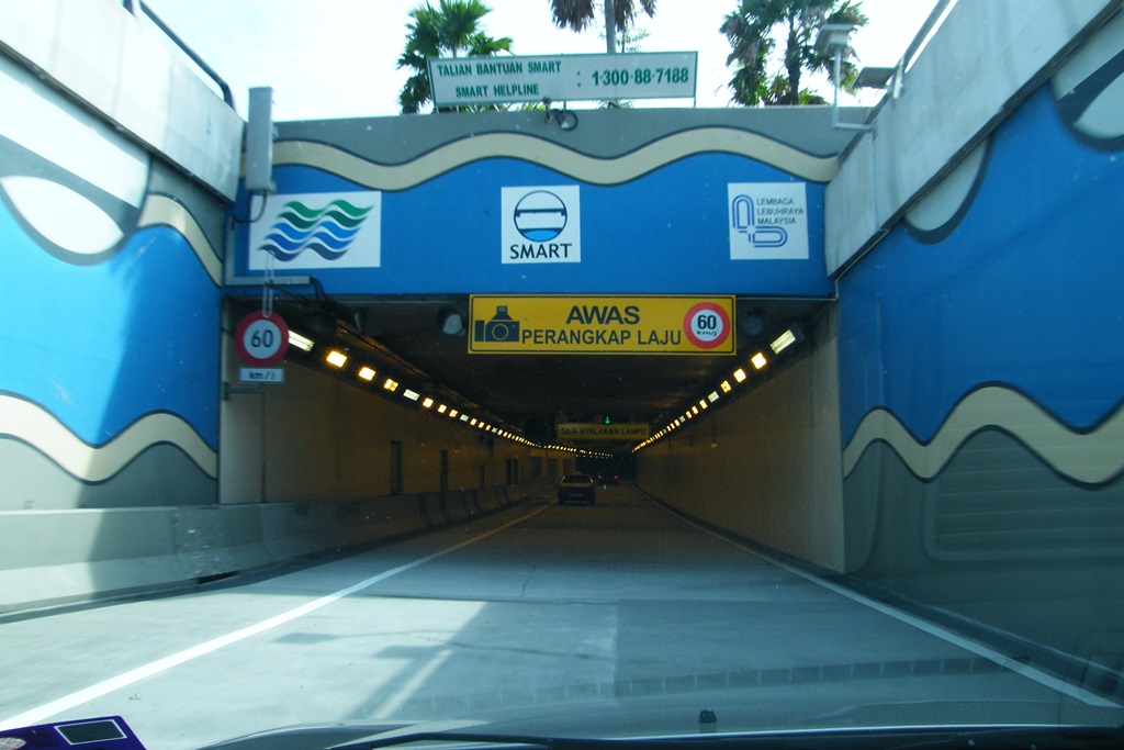 Как из-под земли: 10 самых интересных тоннелей по всему миру Как из-под земли: 10 самых интересных тоннелей по всему миру интересное