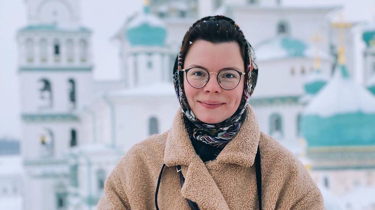 Молодую жену Петросяна сравнили с героиней фильма «Служебный роман»