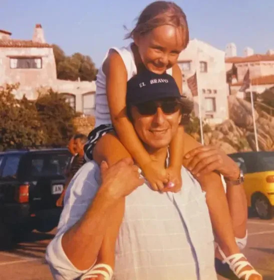 Блондинка с модельной внешностью: в сети появились фото второй жены и матери дочерей покойного Умара Джабраилова Джабраилов, дочерью, рядом, Альвина, тогда, предпринимателя, ДанатойУмар, также, Даната, Ранее, Елена, отношениях, Джабраилова, прошли, родине, депрессии, Чечне, страдал, Собчак, наркотической