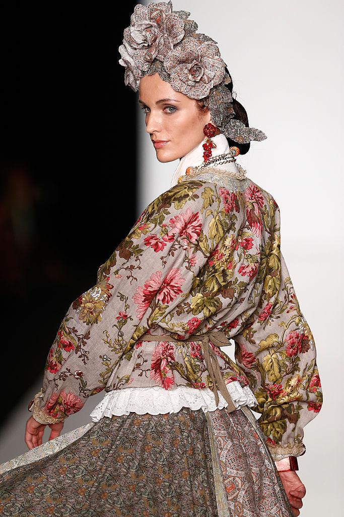 9 вещей, которые подарил нам модельер Вячеслав Зайцев andreas rentz,format-article,getty imageskak,getty imagesединственный,loreal paris,компания,marcel thomas,noindex,paris match,журнал,slava zaitsev,Алла Пугачева,всемирный фестиваль моды,город москва,Вячеслав Зайцев,галерея современного искусства,город варшава,Галина Волчек,г,Москва [1405113],государственная третьяковская галерея (третьяковка),музей,город москва,Егор Зайцев,Знаменитости,людмила зыкина,людмила путина,майя плисецкая,международный музыкальный фестиваль,михаил горбачев,музей прадо,город мадрид,оксана шипилова,Петр Тодоровский,Пьер Карден,Раиса Горбачева,Светлана Жильцова,театр моды,цех общесоюзного дома моделей; всемирный фестиваль моды,город москва,эдита пьеху,экспериментально техническая швейная фабрика,город бабушкин