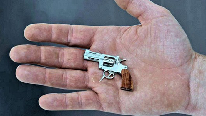 Самый маленький пистолет.