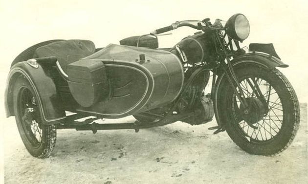 Довоенный советский мотоцикл АМ-600 — двойник английского мотоцикла BSA модели Sloper с 600-кубовым нижнеклапанным двигателем Великая Отечественная, вов, военная техника, война, мото, мотоцикл, олдаймер, ретро техника