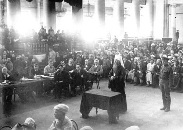 Сталин: гонитель Церкви. Сталин: гонитель Церкви.