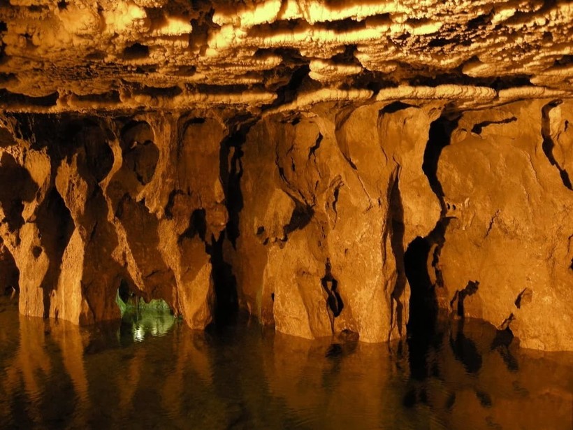 Водная пещера Али-Садр — подземное чудо засушливого Ирана  