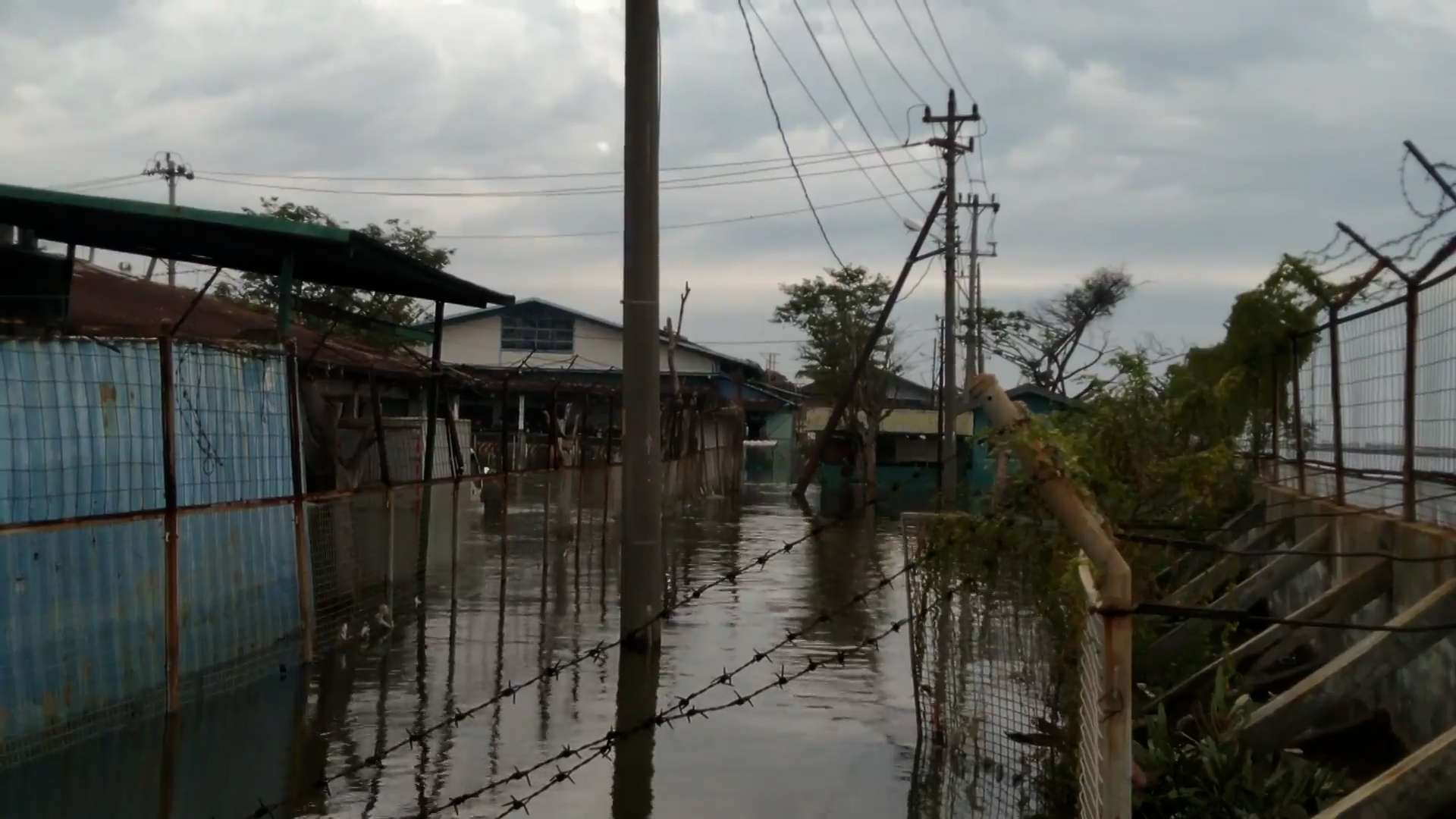 Наводнение смыло индонезийский город Семаранг