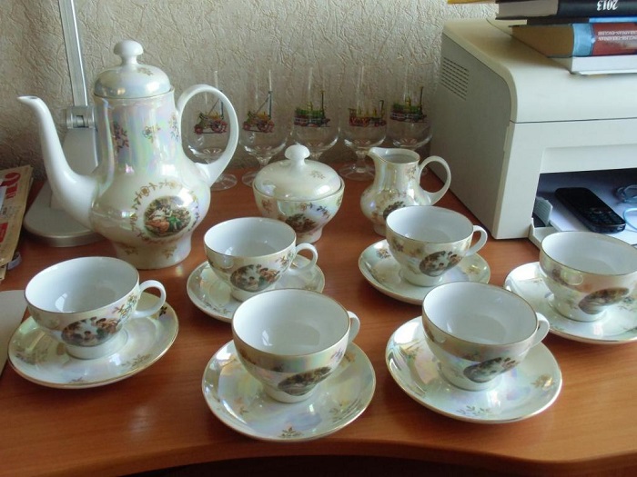 Чайный сервиз из ГДР «Мадонна». / Фото: crafta.ua
