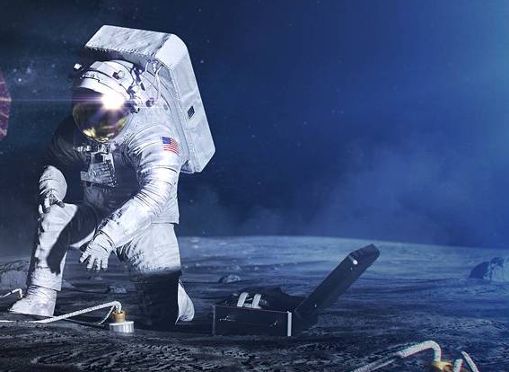 Скафандры для полета на луну изготавливали лучшие. НАСА представили скафандр для Луны. Космонавт в профиль. НАСА 15 октября 2009. Астронавт Луна БТС.