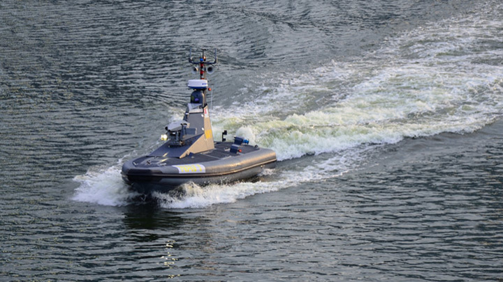 ОТ КРЫМСКОГО МОСТА – К СЕВАСТОПОЛЮ: ДРОНЫ-КАМИКАДЗЕ ПРОРЫВАЮТСЯ ИЗ "ЗЕРНОВОГО КОРИДОРА"