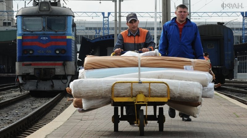Зачем Украина ограничивает выезд своих трудовых мигрантов за рубеж