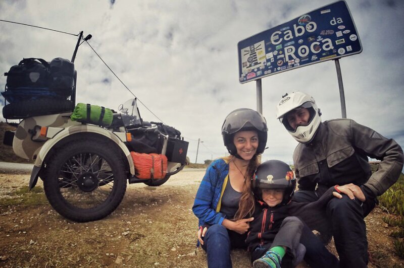 Впечатляющее путешествие семьи, объехавшей Европу на «Урале» Европа,мотоцикл,семейные путешествия