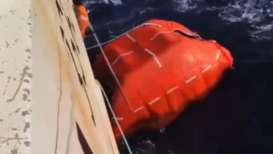 Обнаружены восемь тел экипажа судна с россиянами, затонувшего в Атлантике