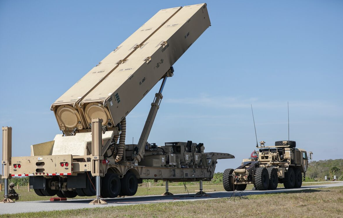 Американская ракета "Dark Eagle" по своему уникальна. Она ещё ни разу не летала в полностью собранном виде, но уже принята на вооружение. Причем старт полноценного прототипа постоянно откладывается. Фото US ARMY