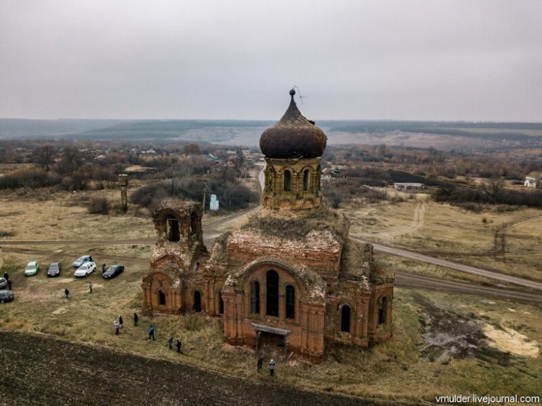 Пролетая над Павловском, или Назад в СССР 